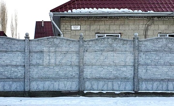 еврозабор на бетонном фундаменте в частном секторе