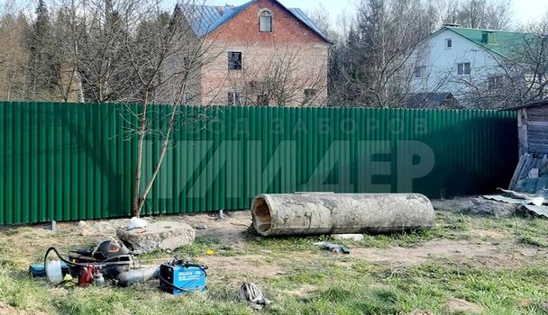 Забор из профнастила без фундамента в частном секторе ПН-169 - фото 2