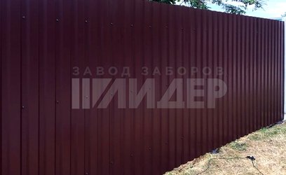 Сплошной забор из профнастила для земельного участка ПН-217 - фото 1