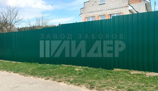 Угловой забор из профлиста для частного дома ПН-220