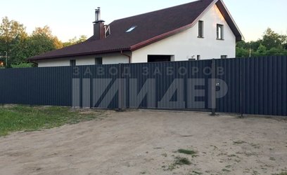 Забор из листа металлопрофиля с откатными воротами ПН-224 - фото 1
