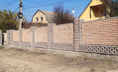 Забор из декоративного кирпича в частном секторе КП-111 - фото 3
