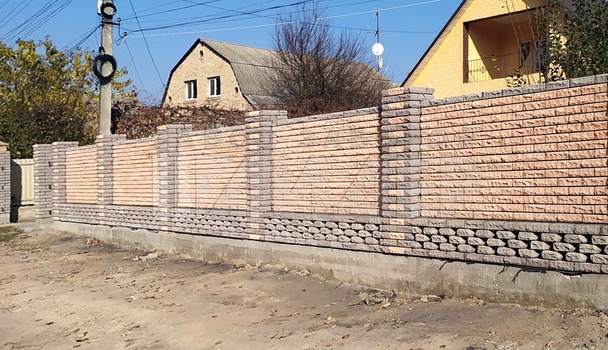 Забор из декоративного кирпича в частном секторе КП-111 - фото 3
