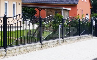 Секционный кованый забор черного цвета КВ-100 - фото 1